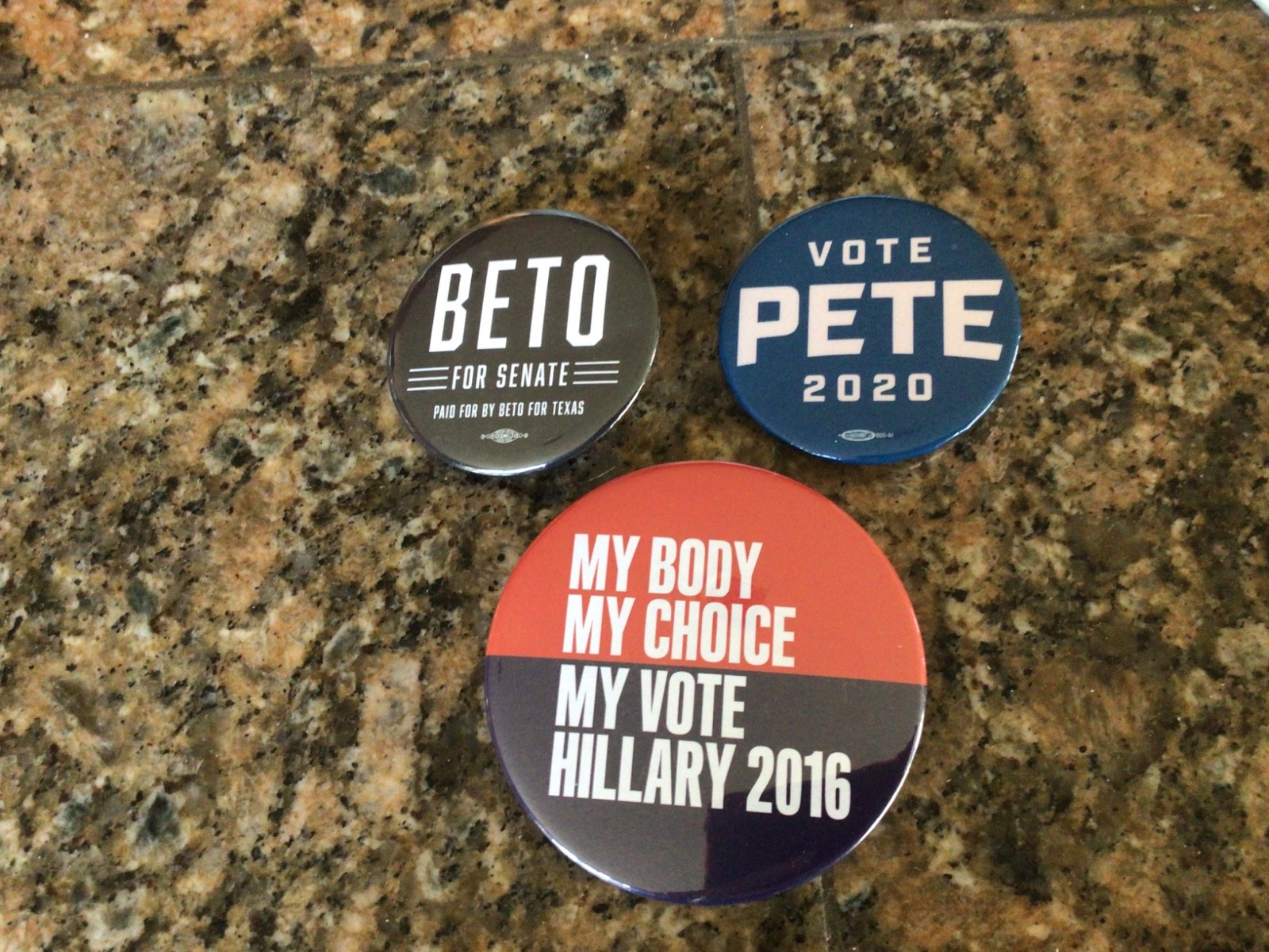 lot 3 Pete Buttigieg Beto Hilary Clinton Pin Buttons Democrat 2020 campaign (c)