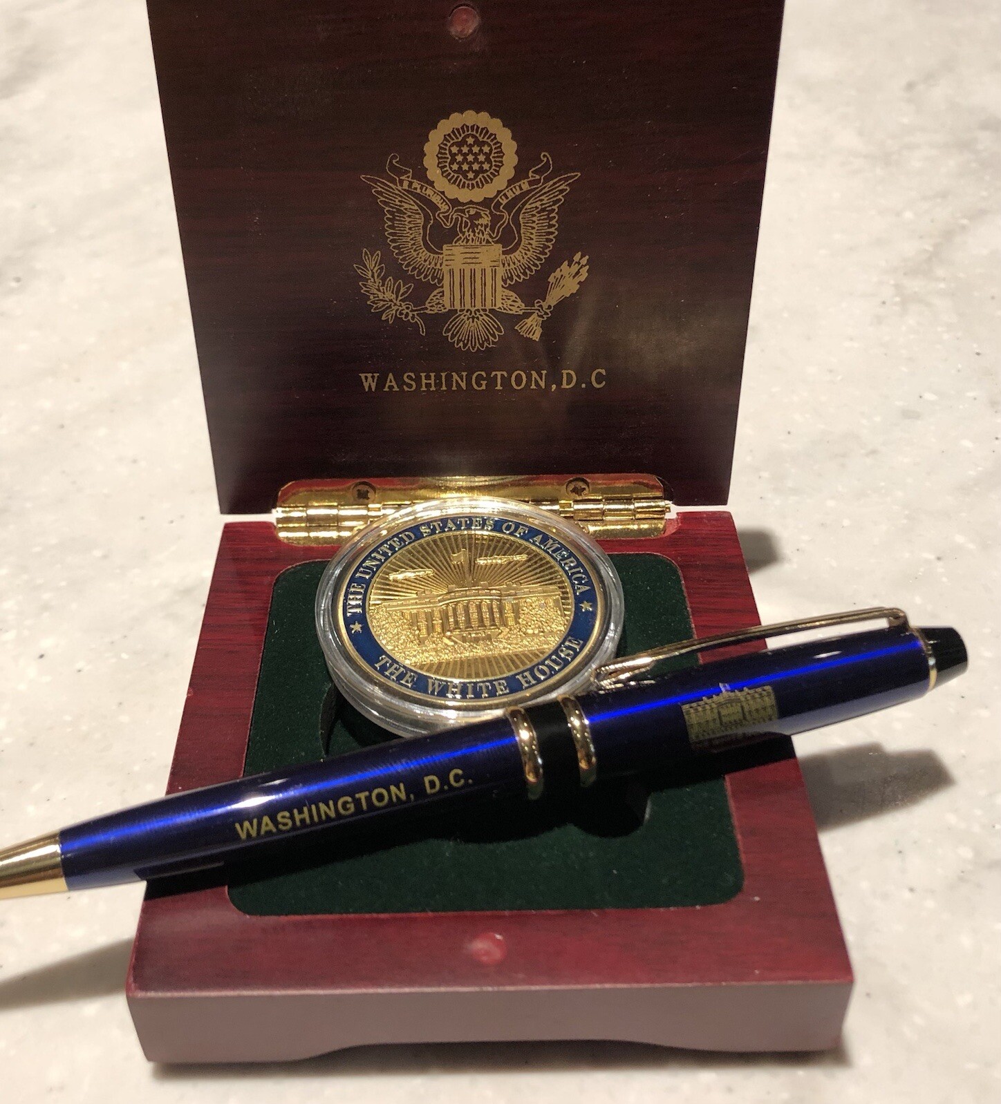 WHITE HOUSE T PEN (2) BLUE METAL GOLD REPUBLICAN MAGA GOP SIGNATURE DONALD