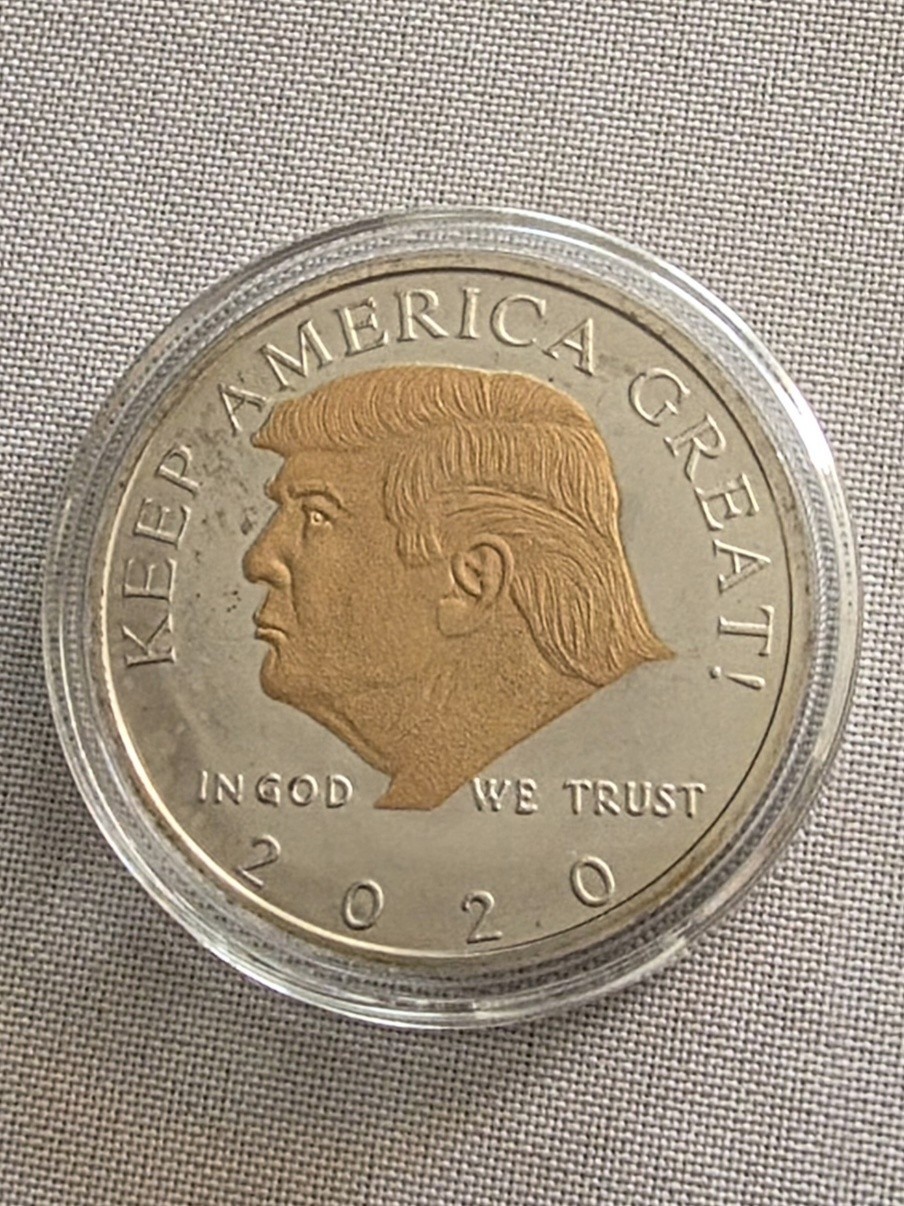 Donald Trump 2020 Keep America Great Commemorative Coin