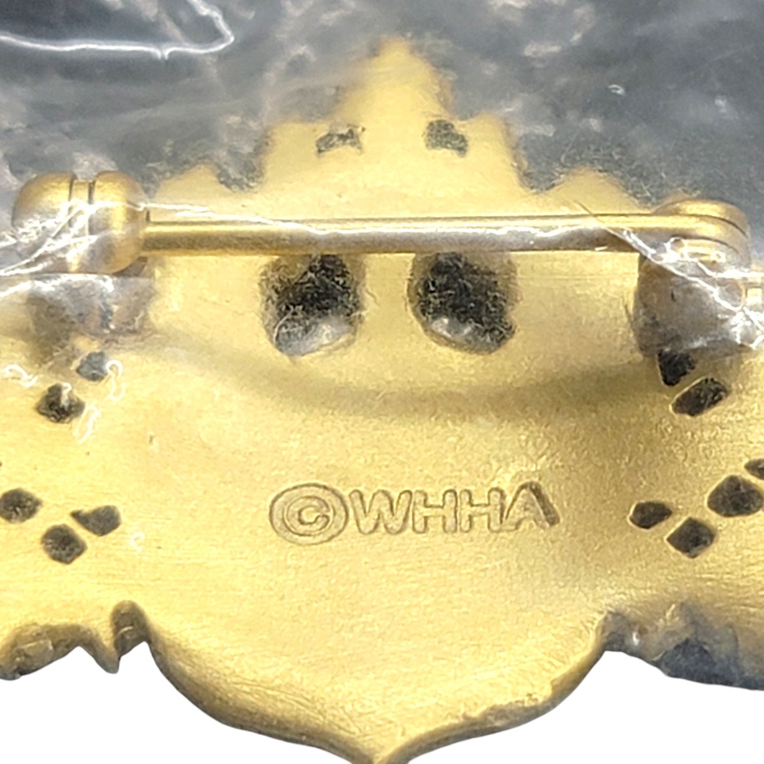 White House Historical Association WHHA US Shield Brooch Gold Filigree Pin