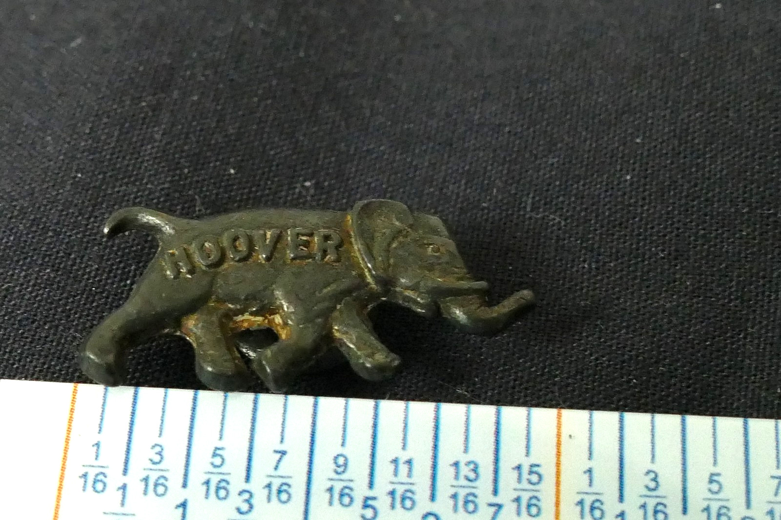 1928 Herbert Hoover Running Elephant GOP Presidential Campaign Collar Button