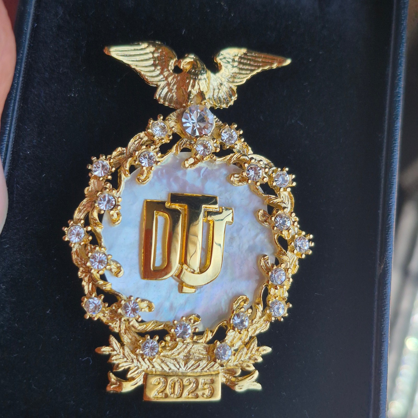 DONALD TRUMP INAUGURATION PIN BY ANN HAND WITH BOX 2.25″ MOTHER OF PEARL RARE