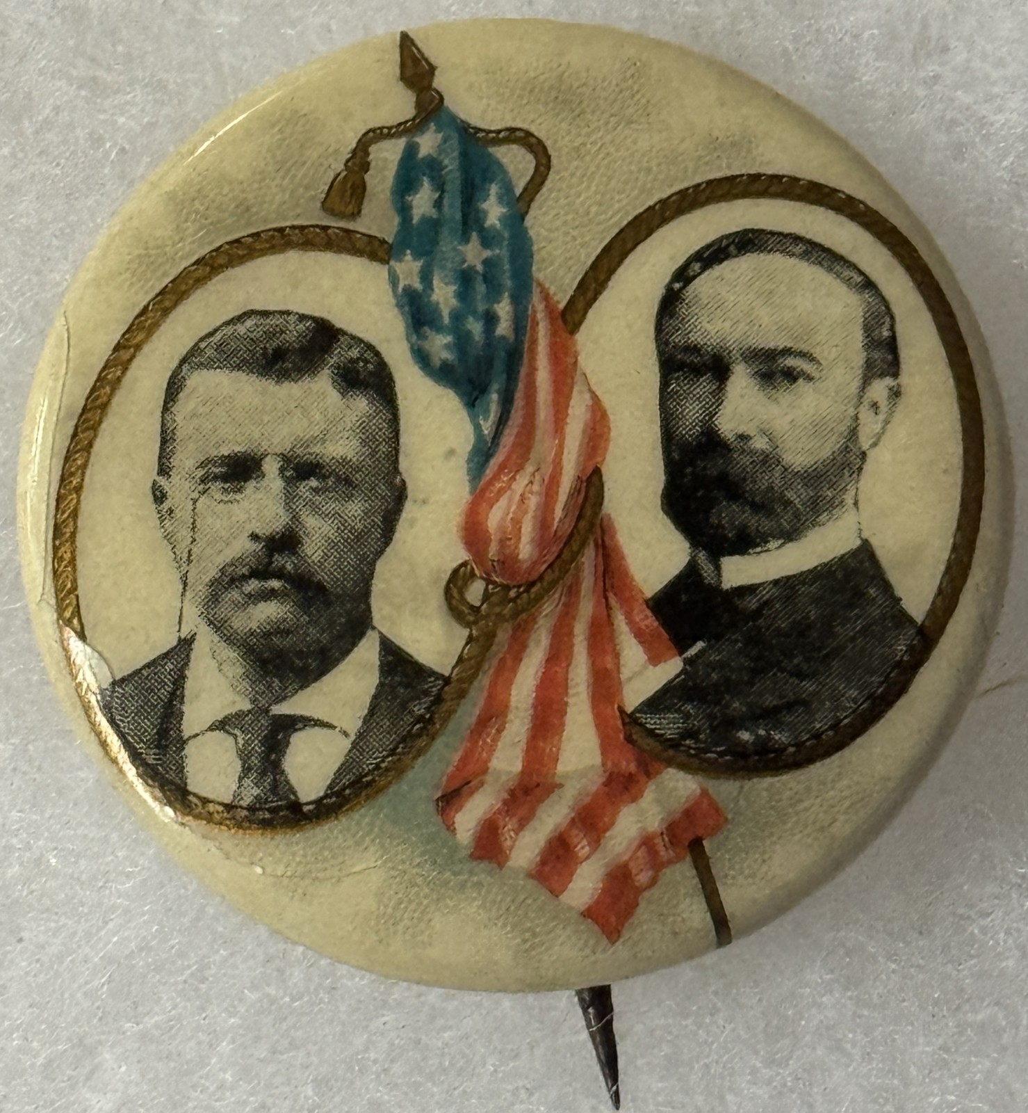 1904 ROOSEVELT-FAIRBANKS 1 1/4″ FLAG CELLULOID JUGATE BRIGHT COLOR & BACK PAPER!