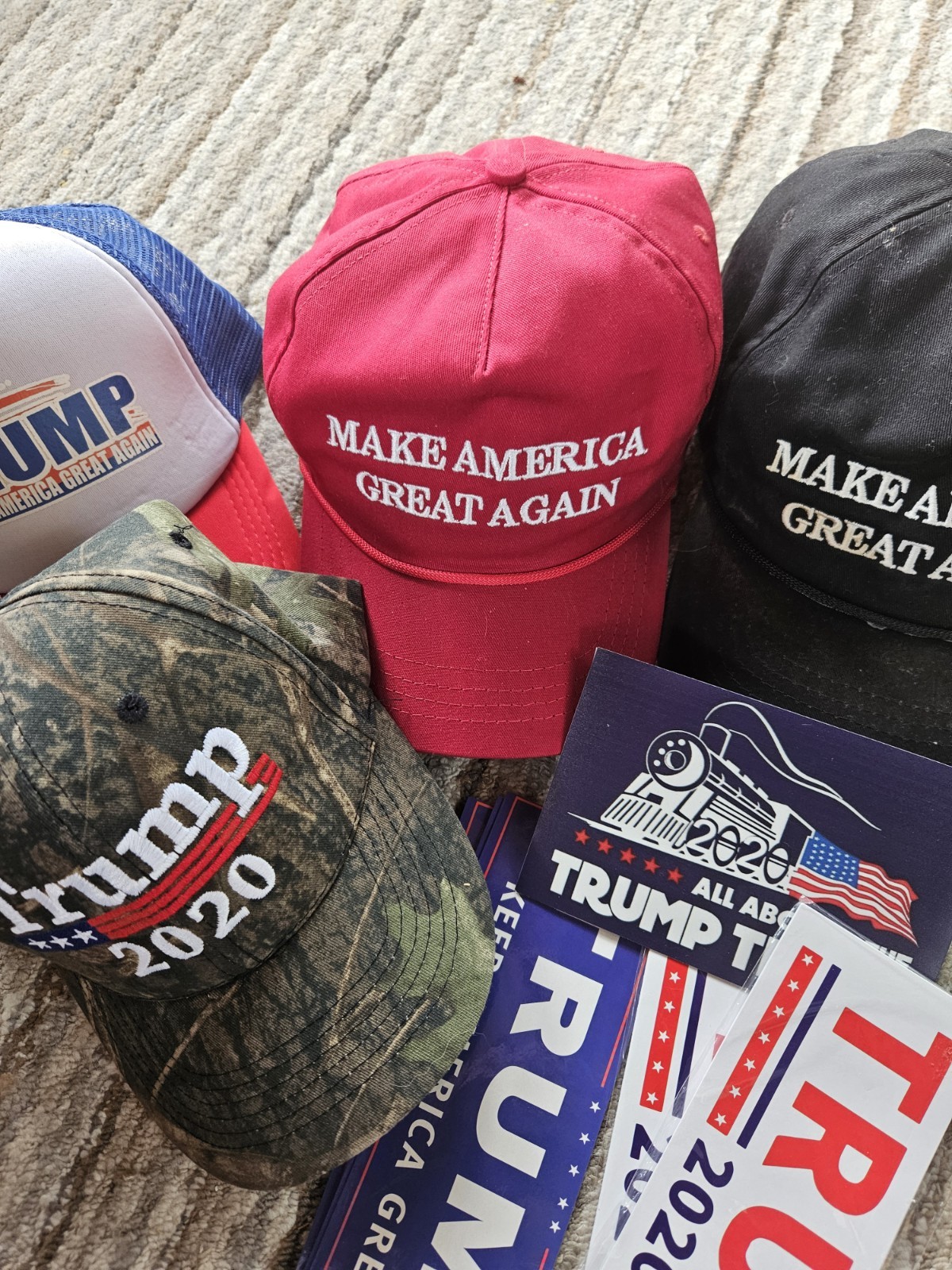 Trump Lot 4 Hats 1 Pin Pks Stickers, Magnatic Trump Sign, Bracelet Rubber 2020