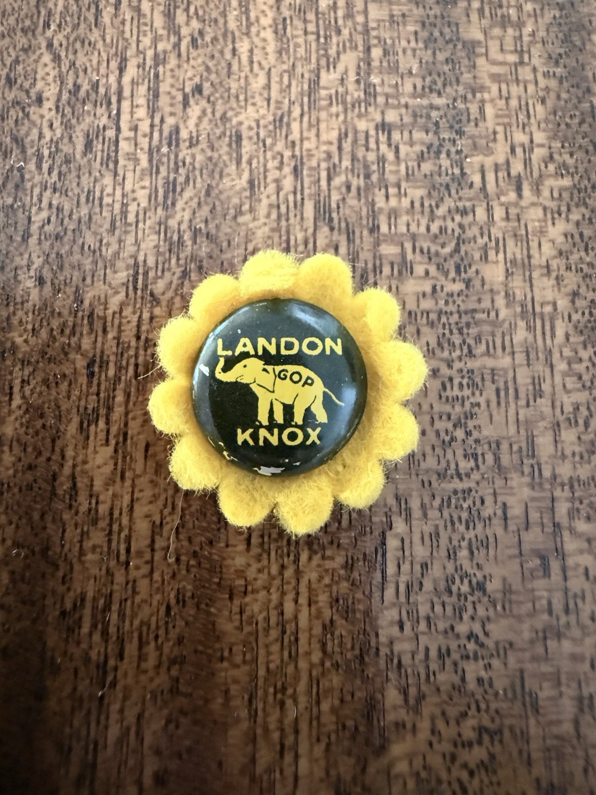 1936 Landon Knox GOP Button Pin Politics Flower Felt Greenduck Chicago