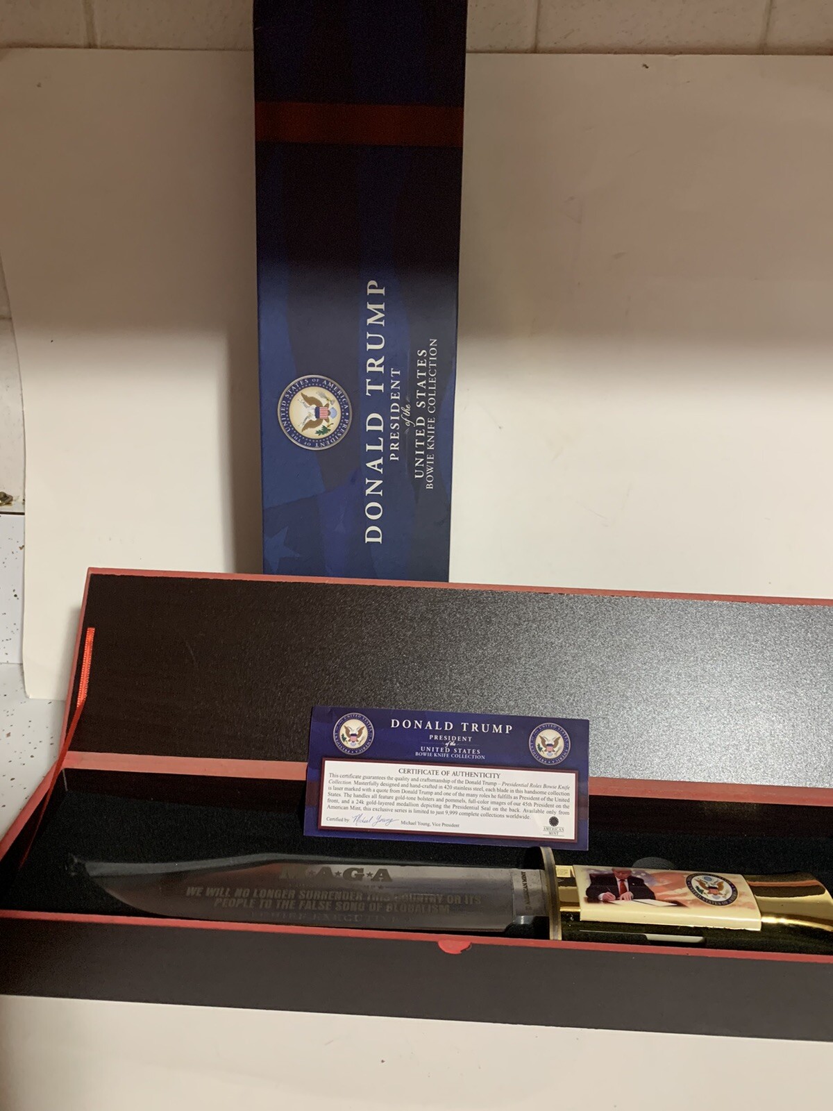 DONALD TRUMP MAGA BOWIE KNIFE NEW IN PRESENTATION BOX AND COA