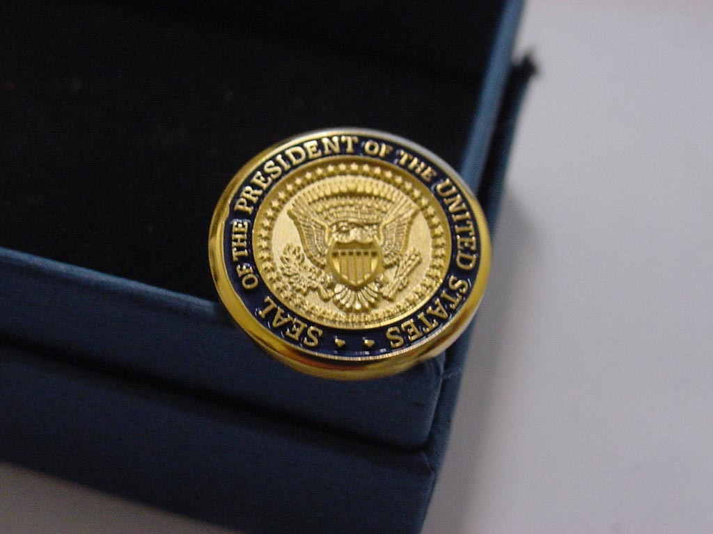 President Joe Biden Lapel Pin -Presidential seal Lapel Pin diecast-Free Ship.