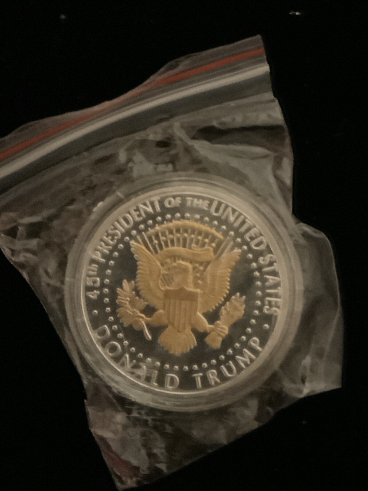 Donald Trump ‘Keep America Great’ Gold & Silver Plated 2020 Coin In Case