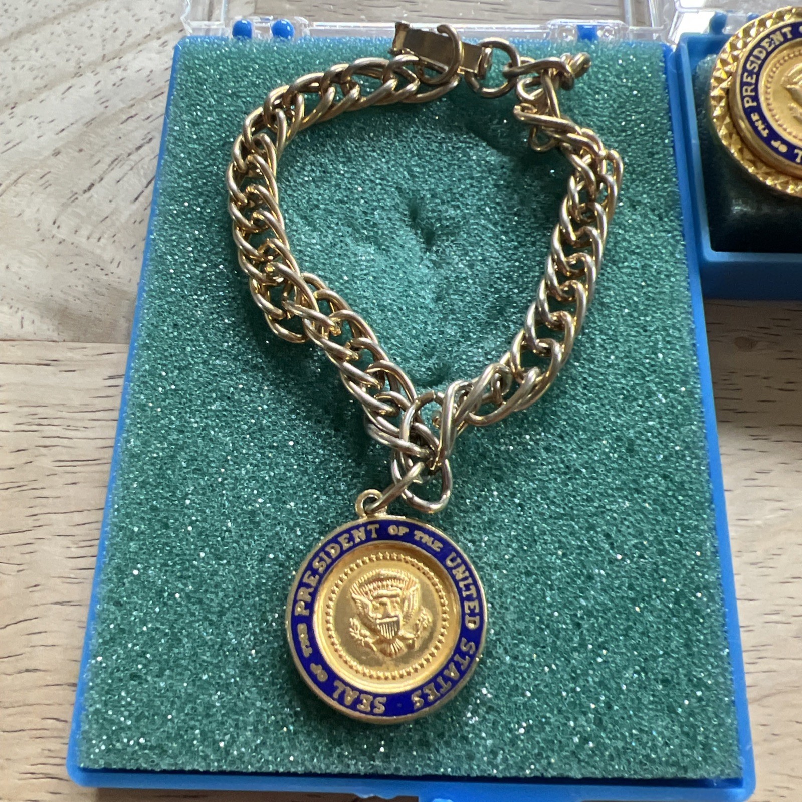OFFICIAL Seal Of The President Bracelet & Key Chain, Cuff Links, Pin Ford Series