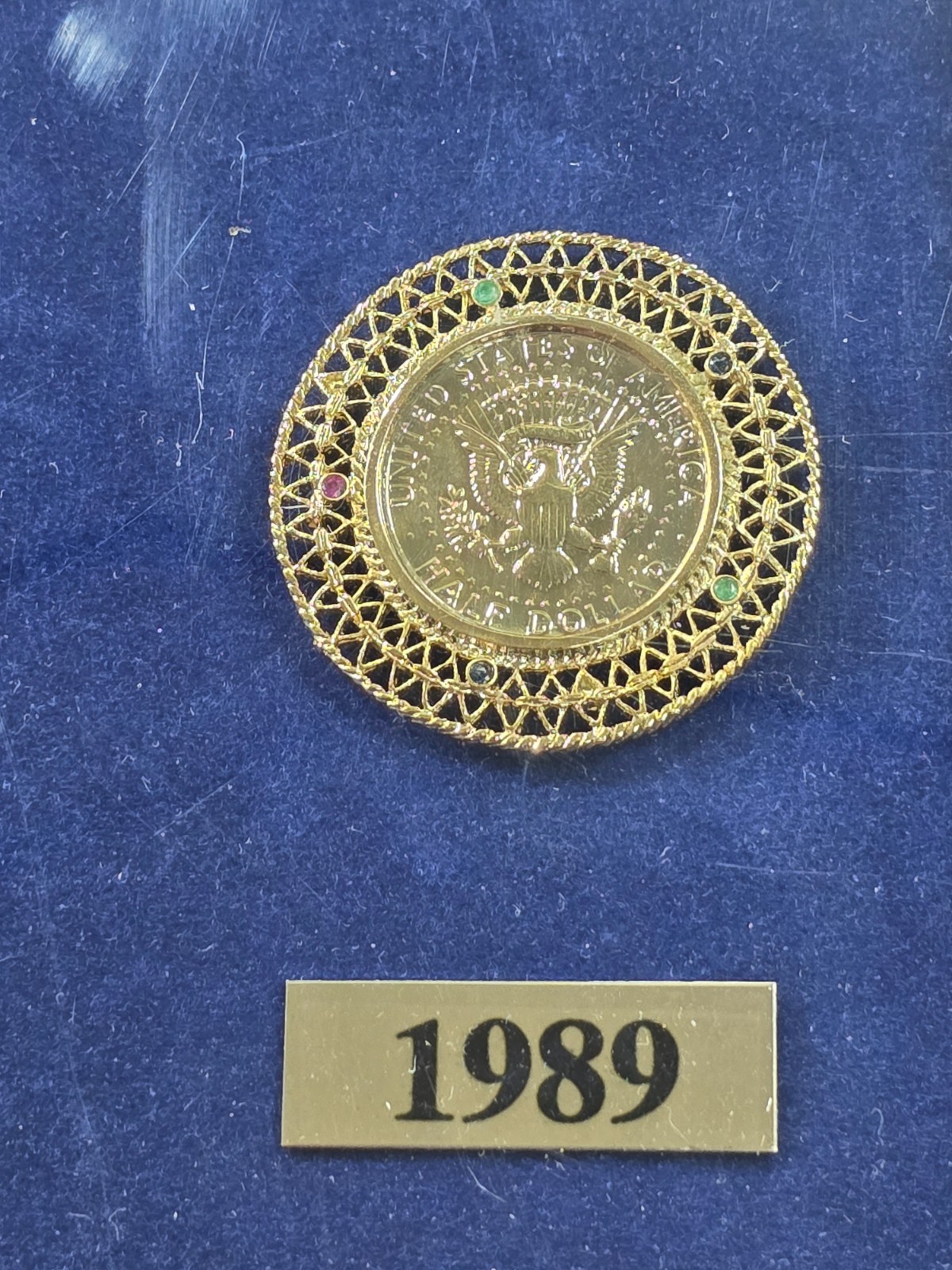 1964-1989 JOHN F. KENNEDY MEMORIAL WITH CLAD & 90% SILVER COINS 13×16 FRAME