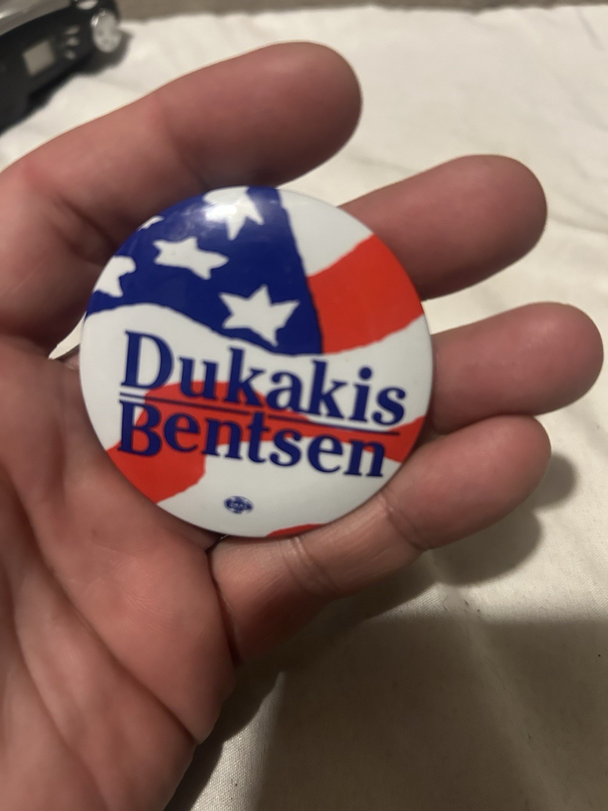 1988 Presidential Campaign Lapel Pin Button Democratic Candidate Dukakis Bentsen