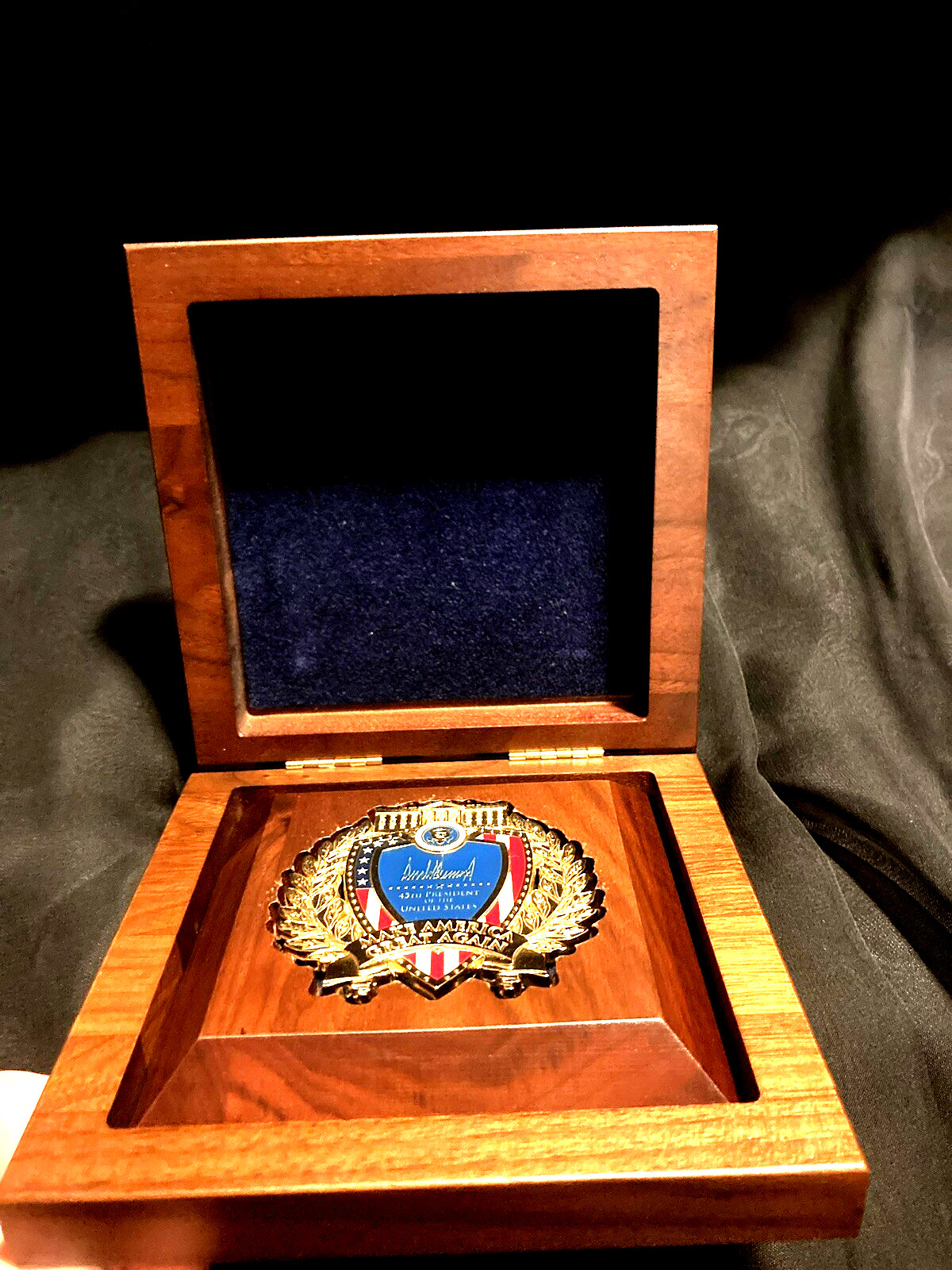 Official White Trump House President Donald J trump 45 Medallion Coin