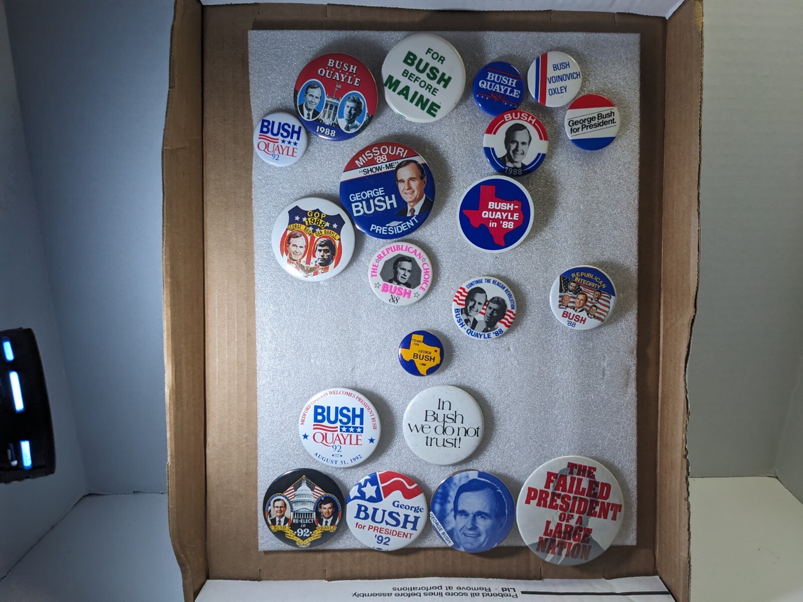 Mixed Lot 20 Of George Bush Senior Campaign Pinback Buttons