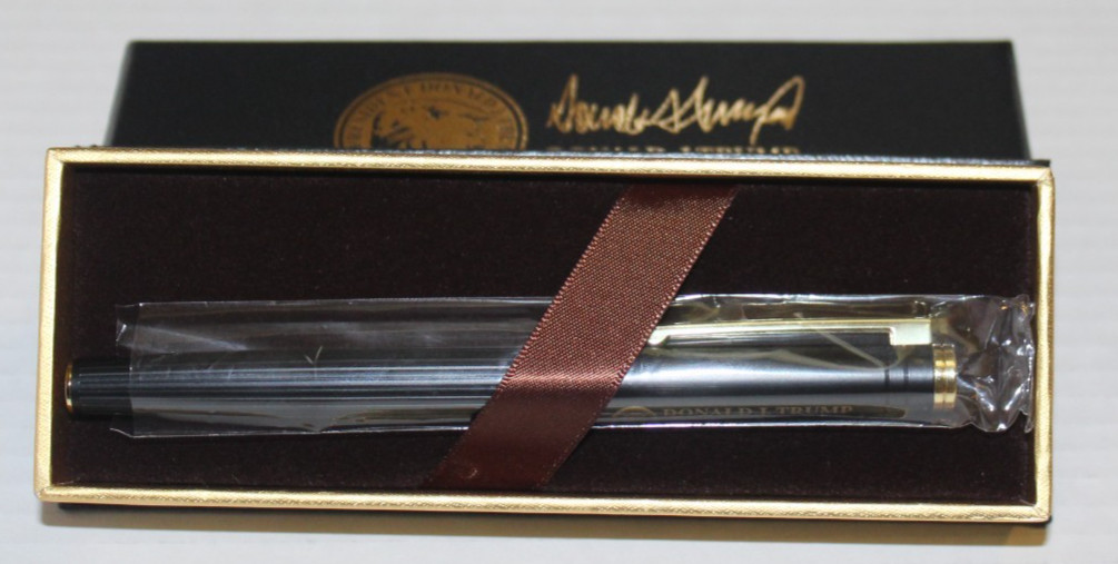 Presidential Seal Donald J. Trump BLACK Ballpoint Pen – NEW