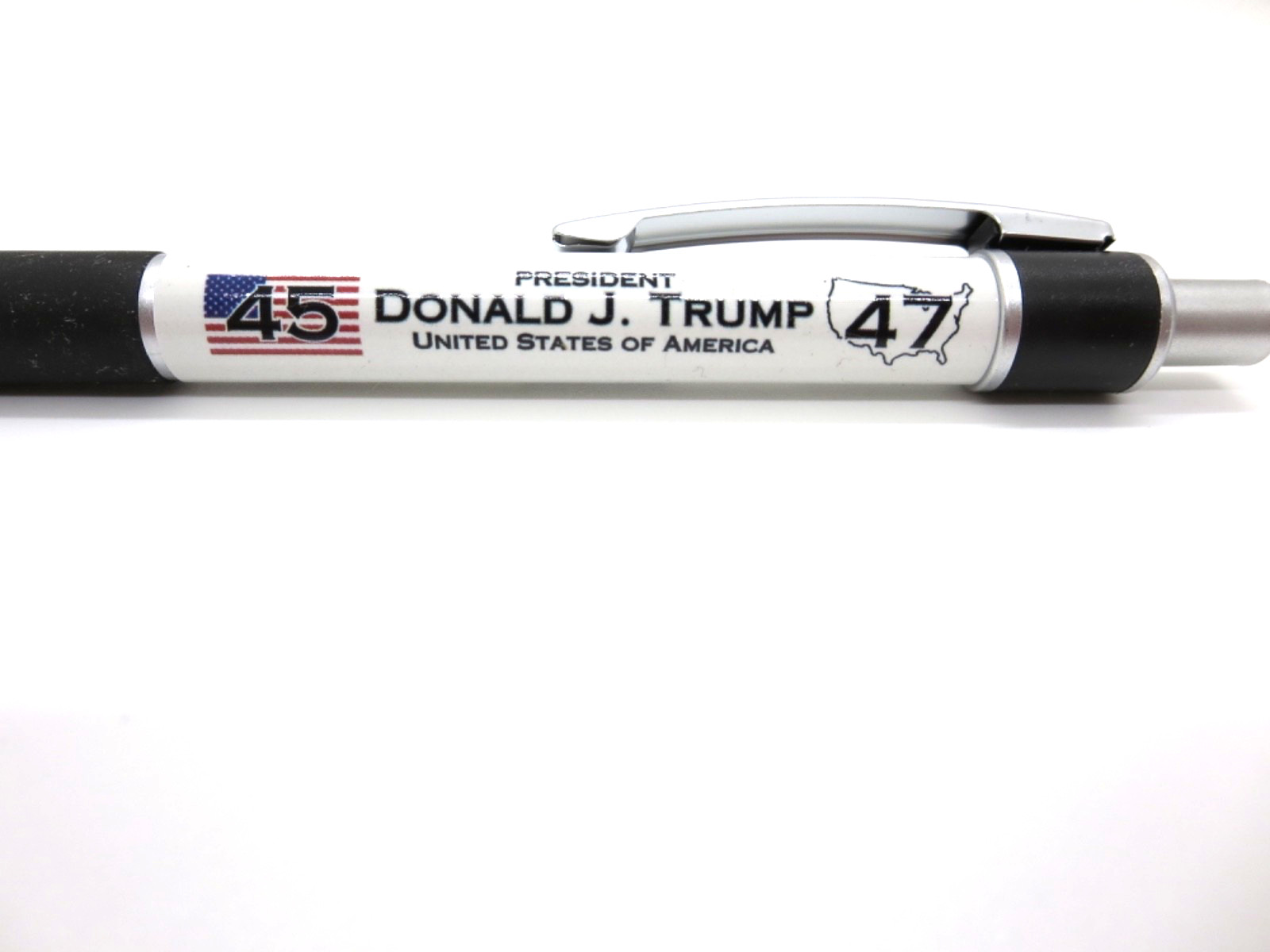 ✨ 3 FOR $15 Donald J. Trump Presidential Collector’s Pen ✨ 45 / 47