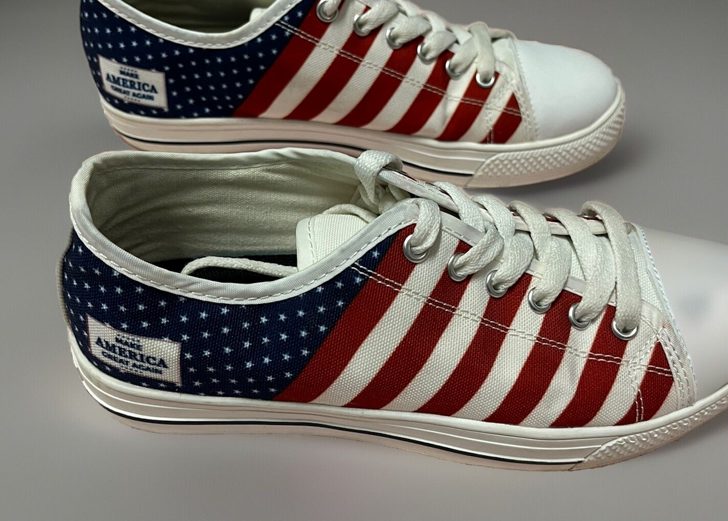 “MAKE AMERICA GREAT AGAIN” UNISEX SNEAKER MEMORABILIA COLLECTIBLE M5 F7