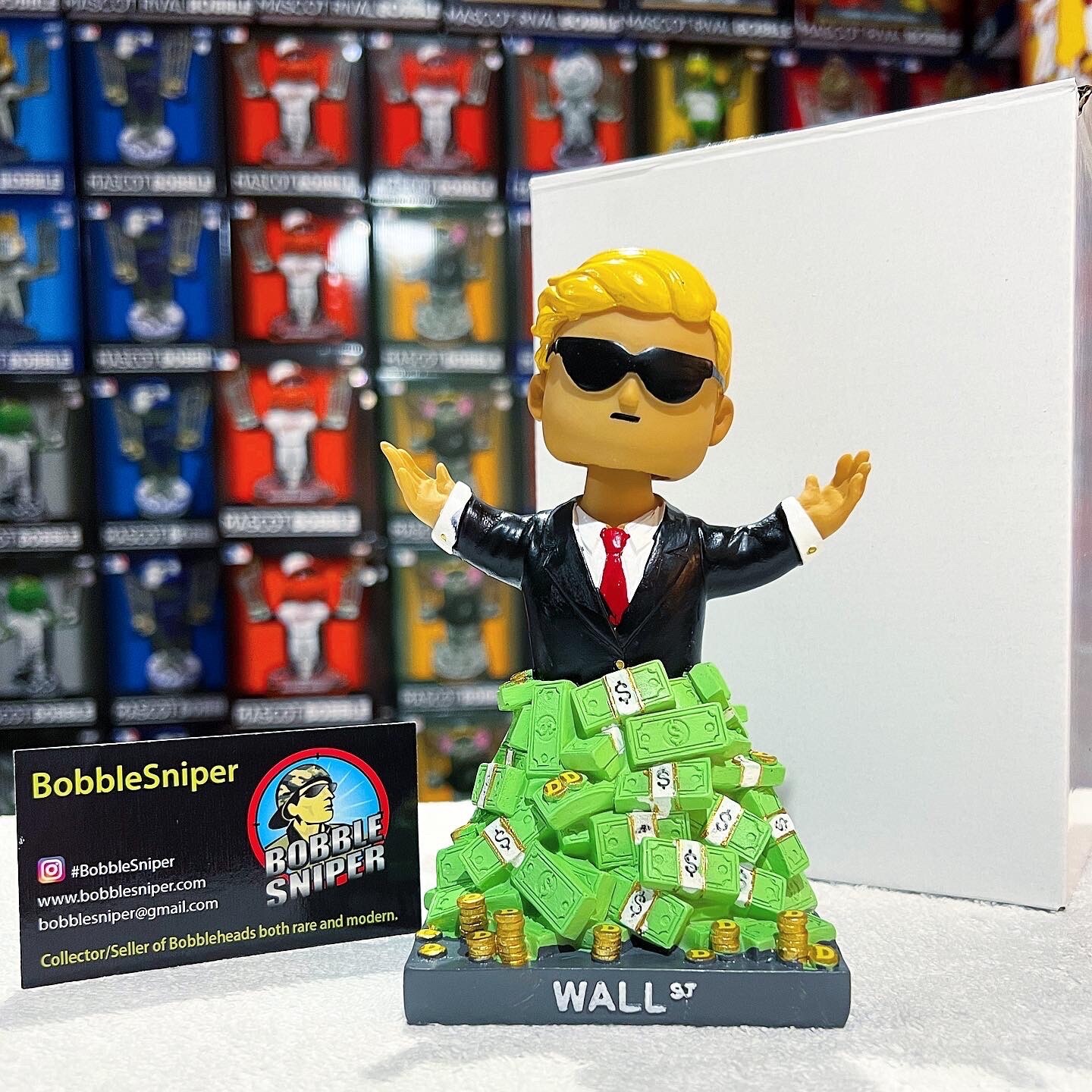 DONALD TRUMP Wall Street “To the Moon” Meme Money Exclusive #100 Bobblehead