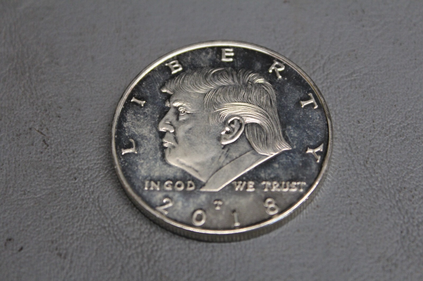 Donald Trump 45th President, Silver Color Metal Commemorative Coin
