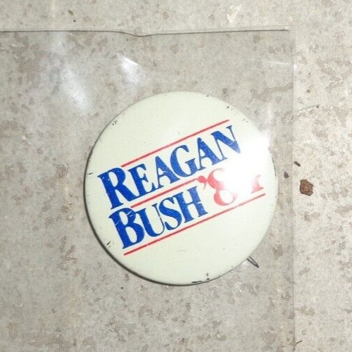 1984 1 3/8 INCH WHITE REAGAN BUSH CAMPAIGN BUTTON **