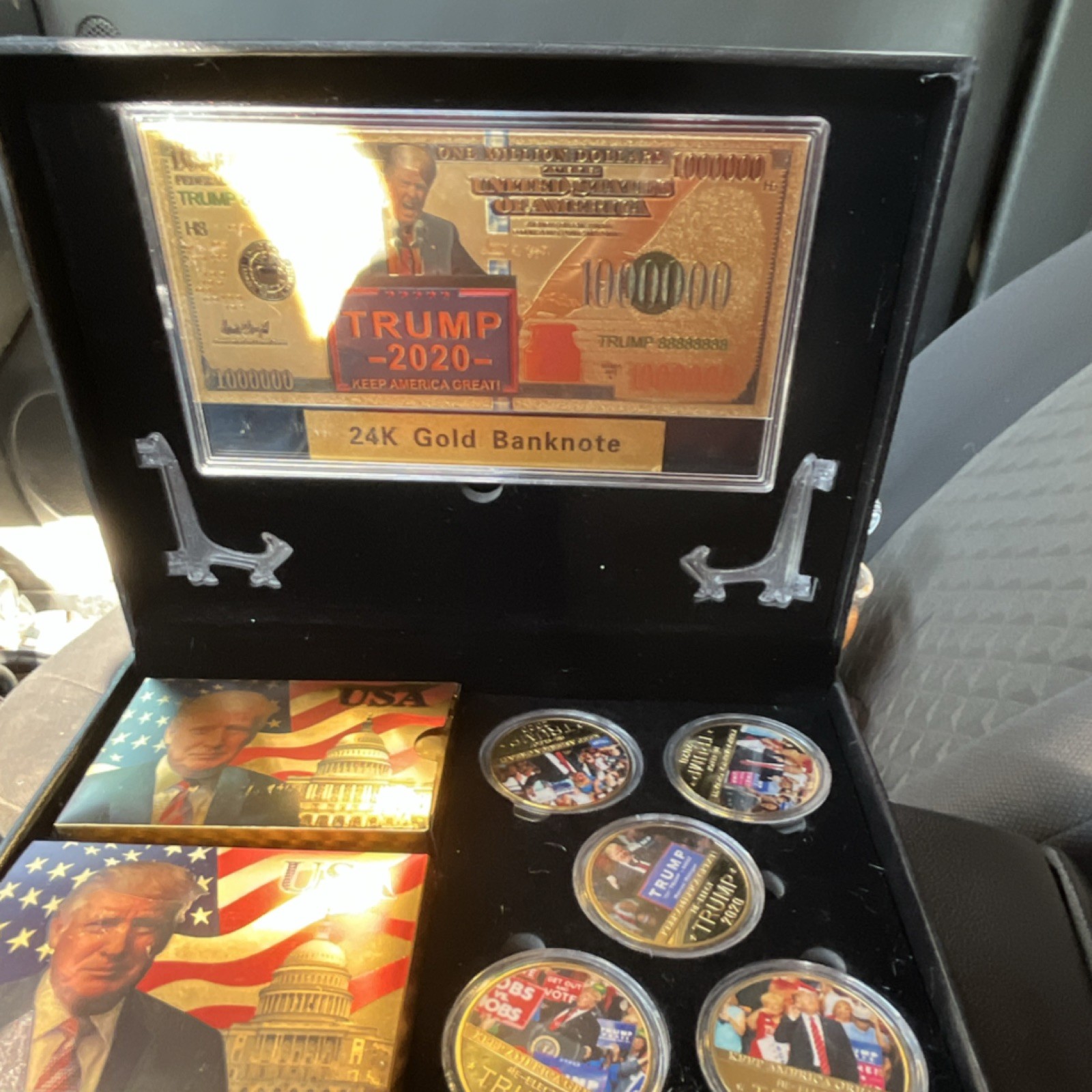Donald Trump 2020 Commemorative Coin & 24K Gold Plated Banknote Set