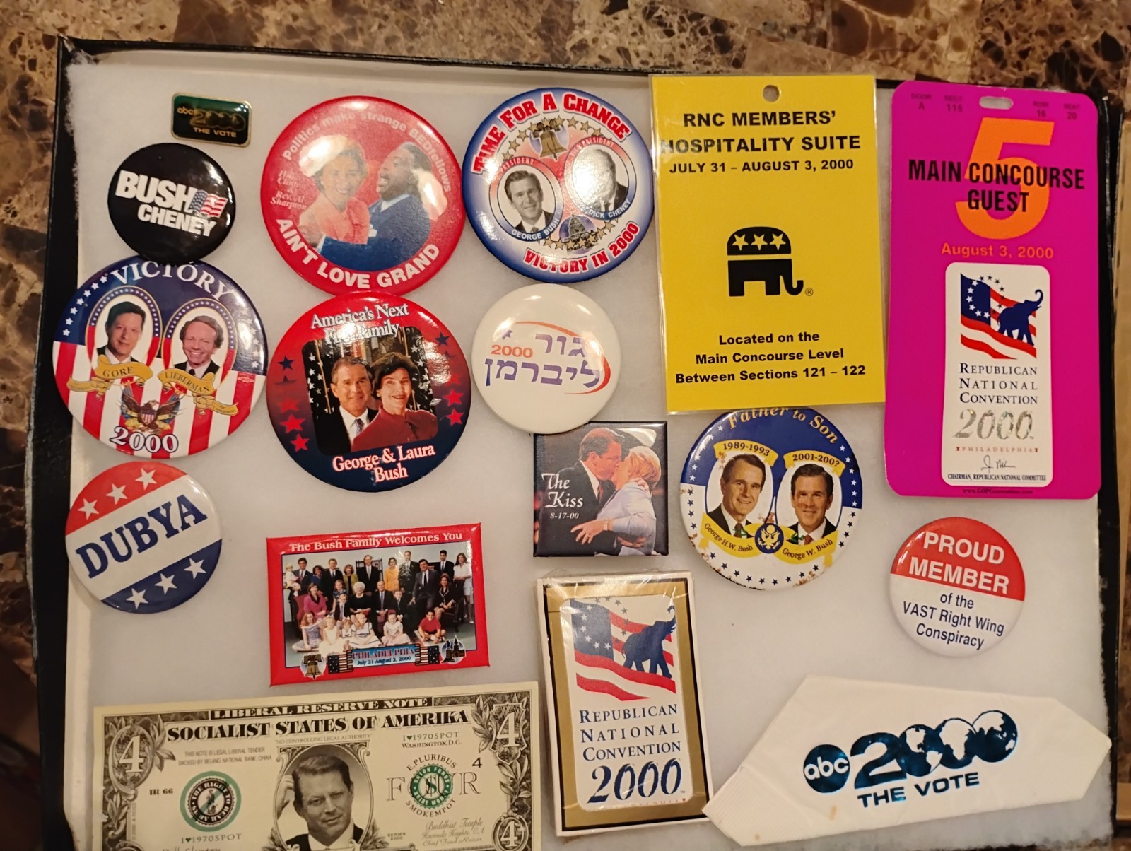 Amazing 17 Campaign Political Buttons Items Gore Bush RNC Pin Lot