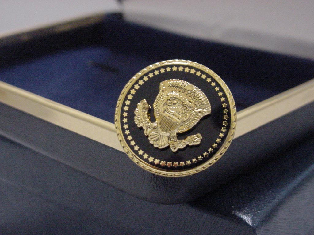 Pair of President TRUMP Cufflinks – Presidential seal