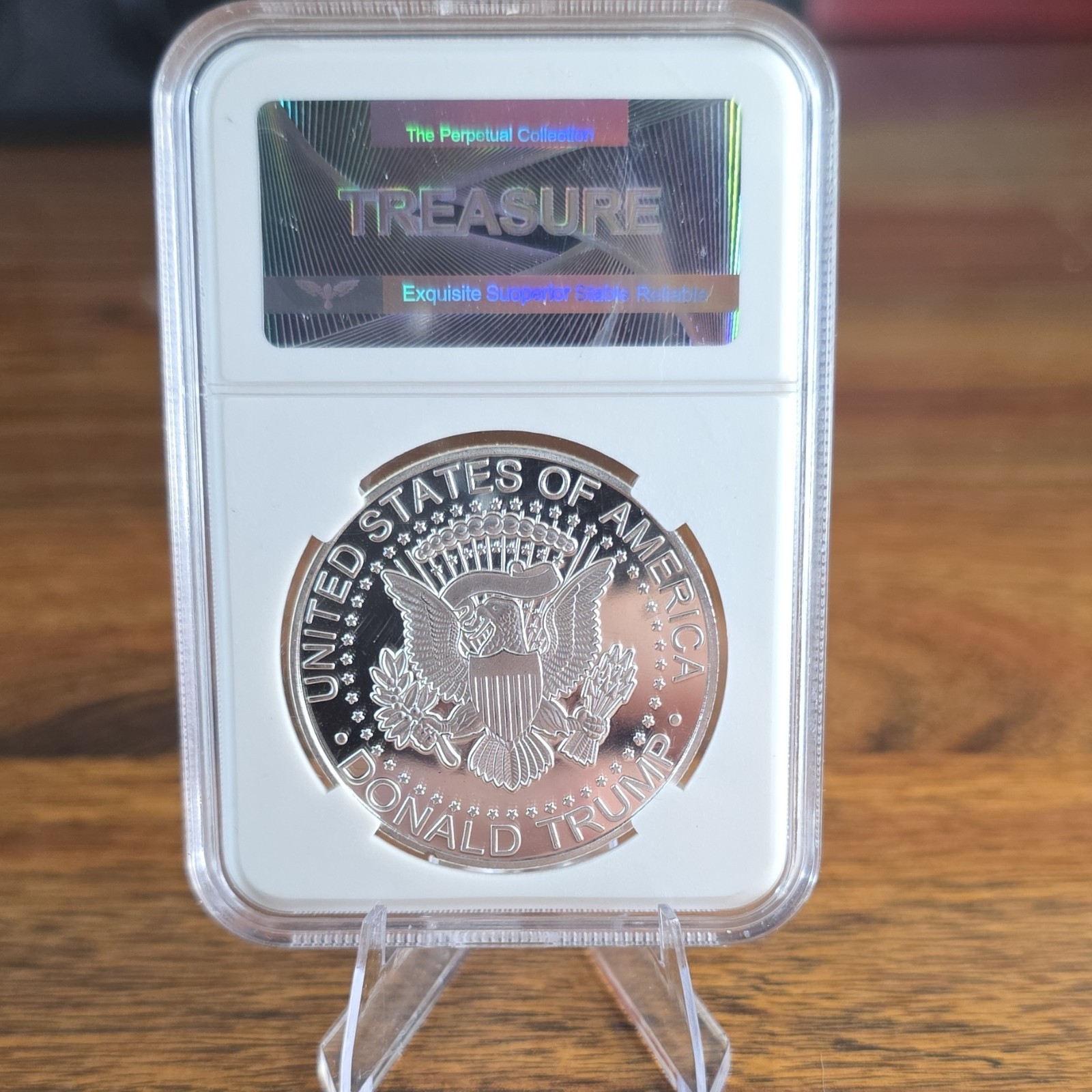 Donald Trump 2025 Keep America Great Commemorative Metal Coin Politics