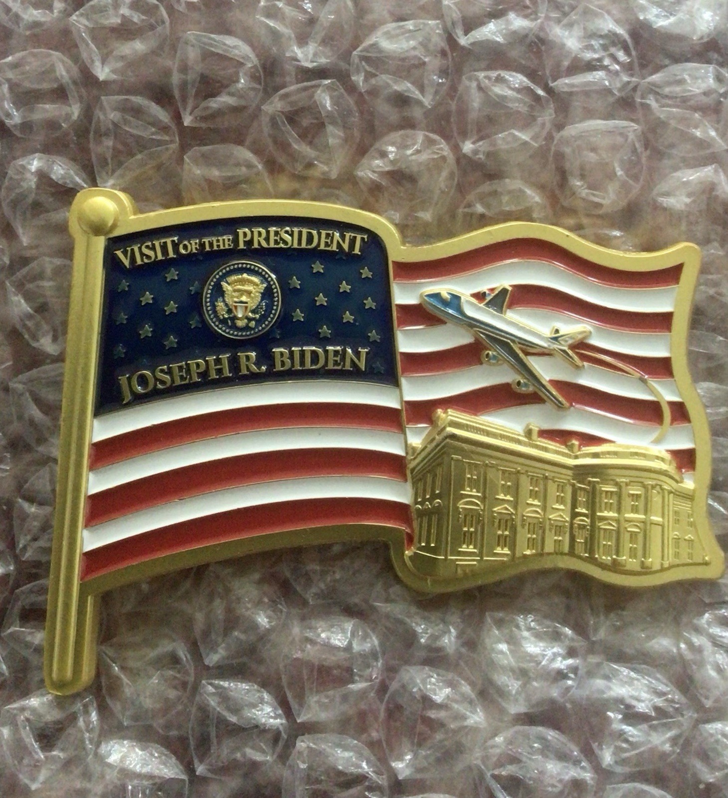 WHITE HOUSE CHALLENGE COIN ENAMEL GOLD METAL PRESIDENT EAGLE SEAL MILITARY