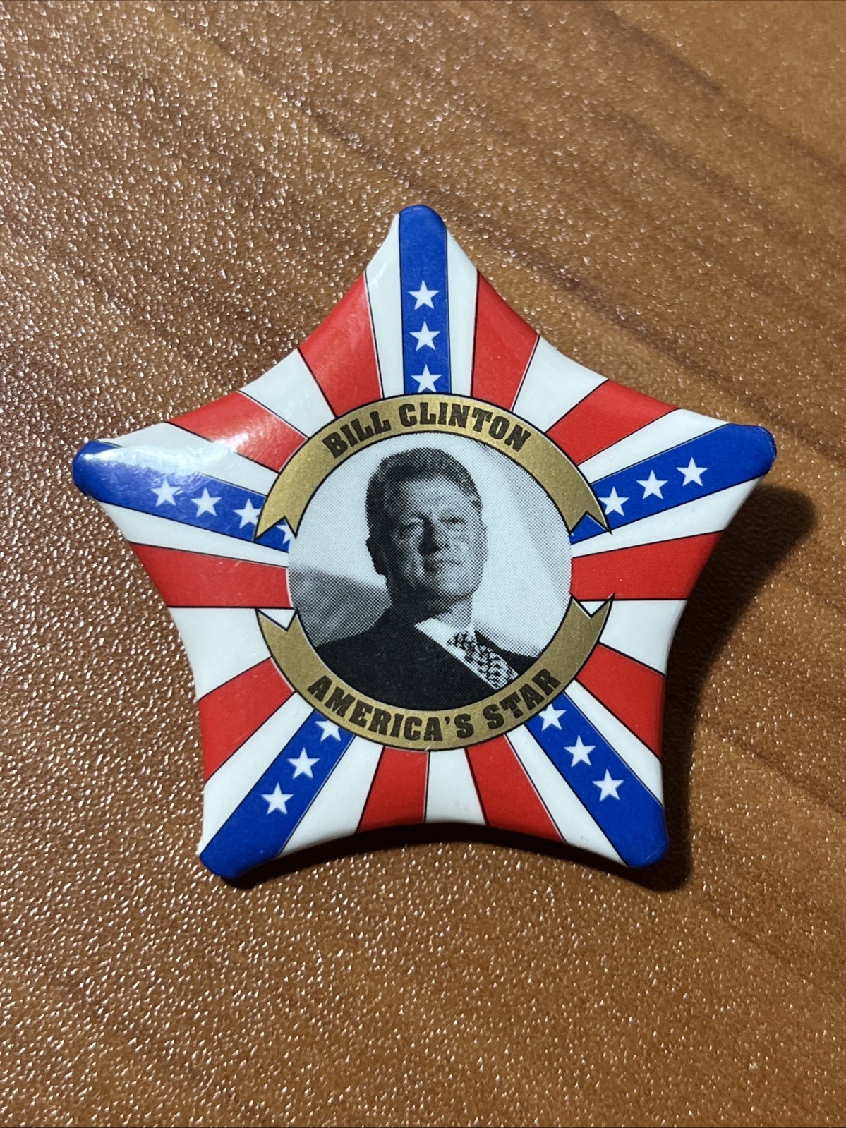 1992 BILL CLINTON “America’s Star” CELLULOID PINBACK POLITICAL BUTTON