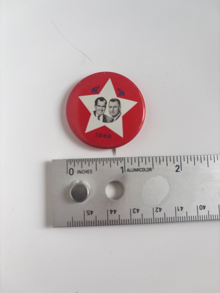 1968 – 1972 Nixon And Agnew Vote Republican Campaign Button Pin Pinback
