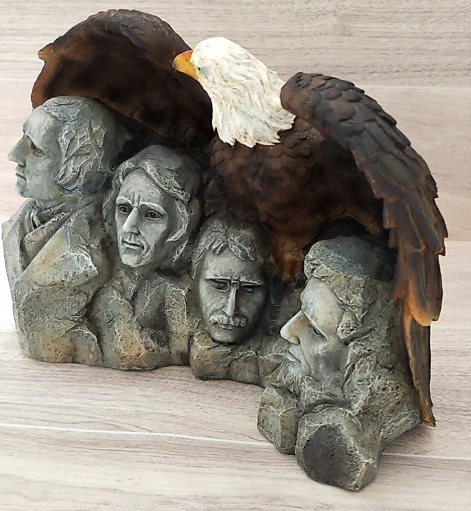 Mount Rushmore with Eagle Statue Approx. 9×6.25 Patriotic Presidential Sculpture