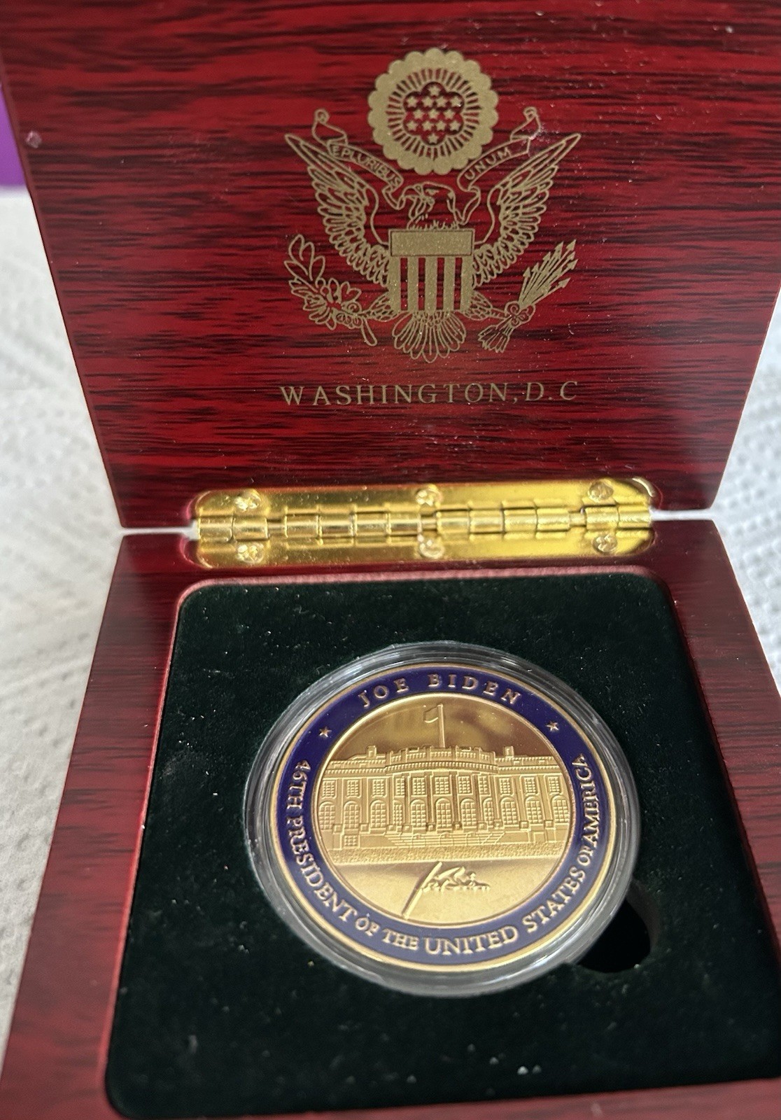 WHITE HOUSE CHALLENGE COIN ENAMEL GOLD METAL PRESIDENT EAGLE SEAL MILITARY