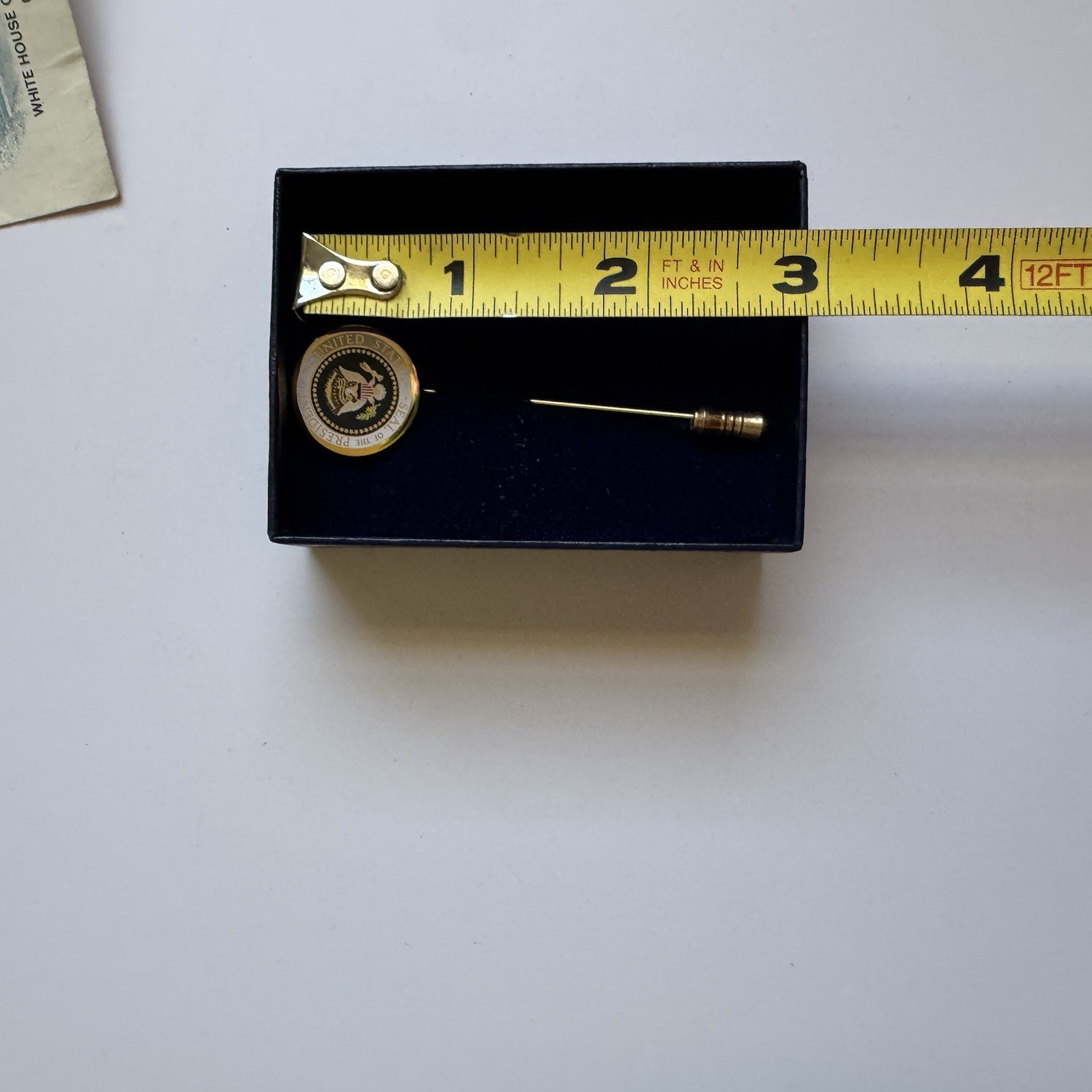 Reagan White House Presidential Seal Lapel Pin w Box Card