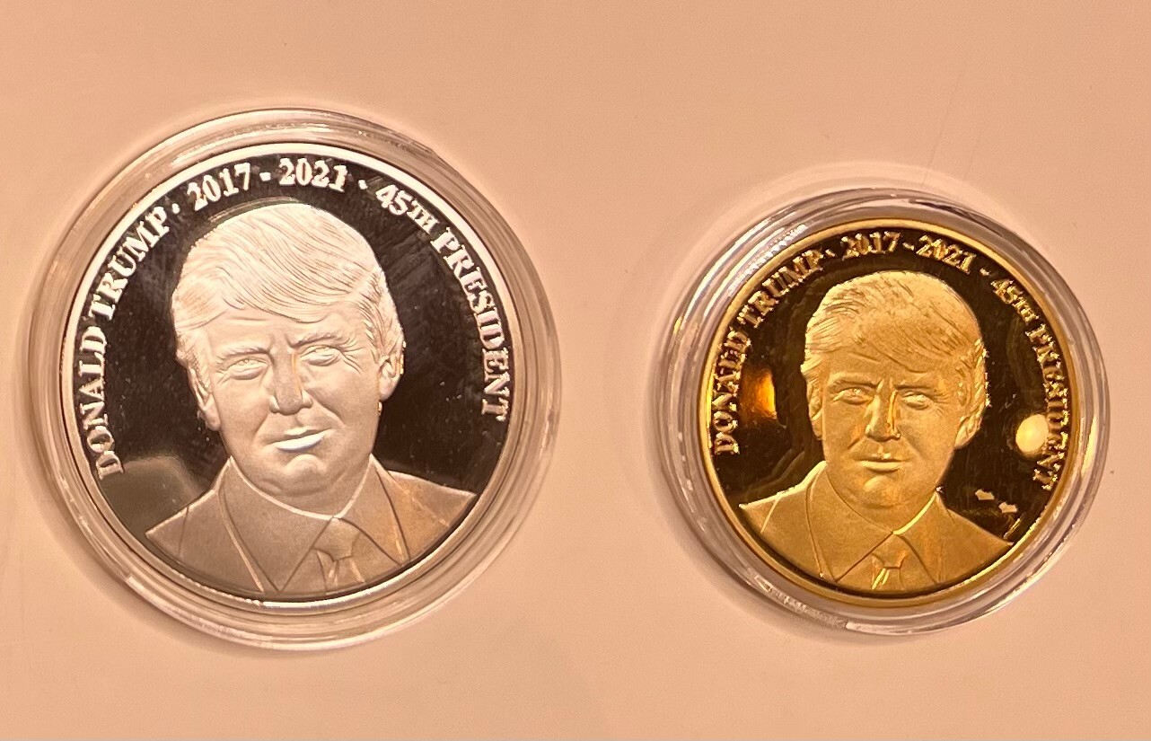 2017-2021 Donald Trump 2 Proof Coin Set Gold Plated 33mm & Silver Plated 40mm