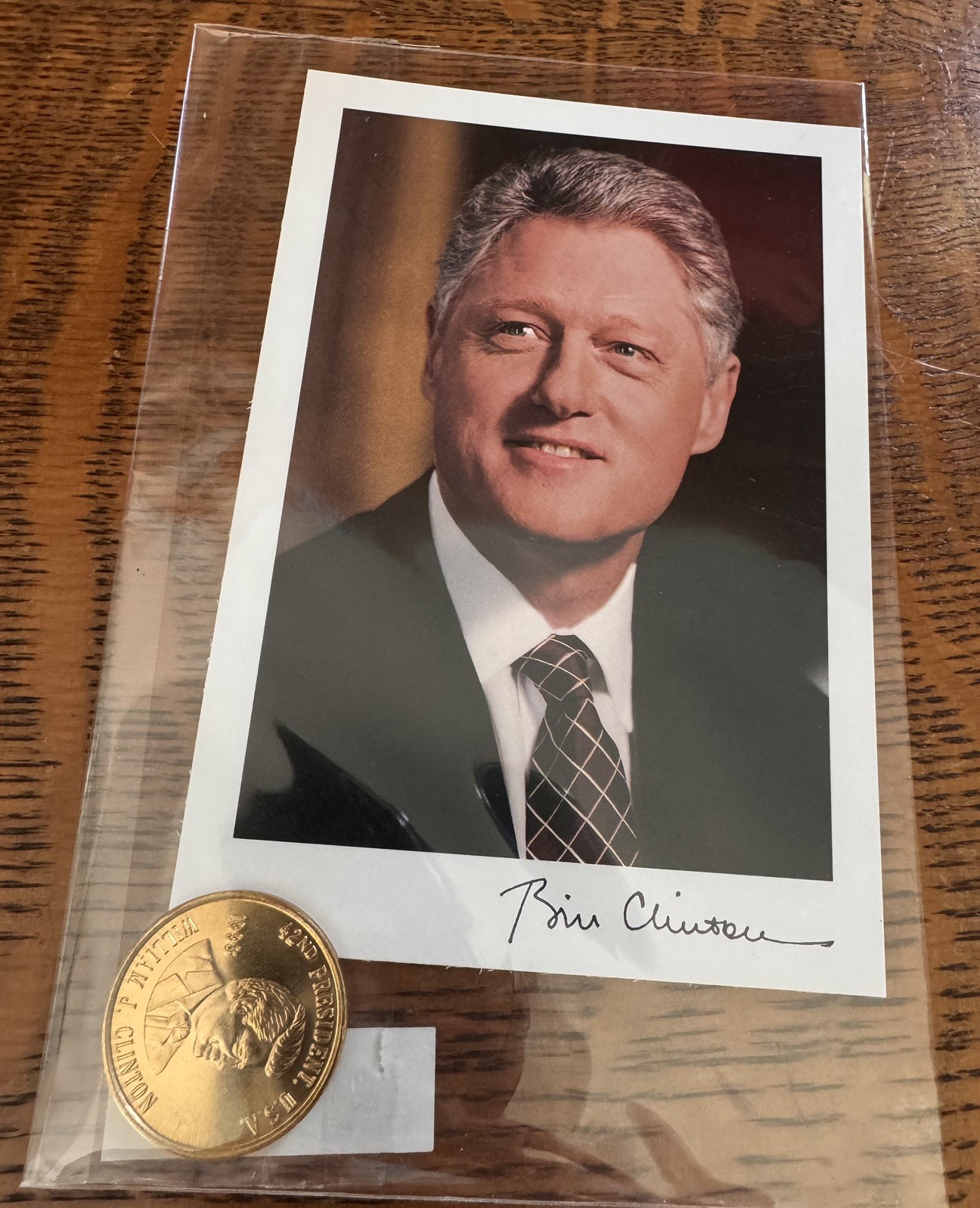 Bill Clinton Presidential Commemorative Coin 1993 w/ Info Card Plus 6 Post Cards