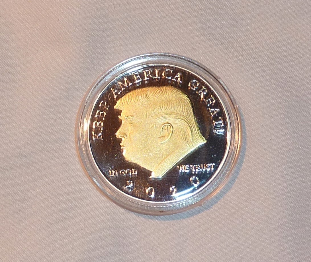 DONALD TRUMP 2020 SILVER GOLD Plated COIN 45 President KEEP AMERICA GREAT New