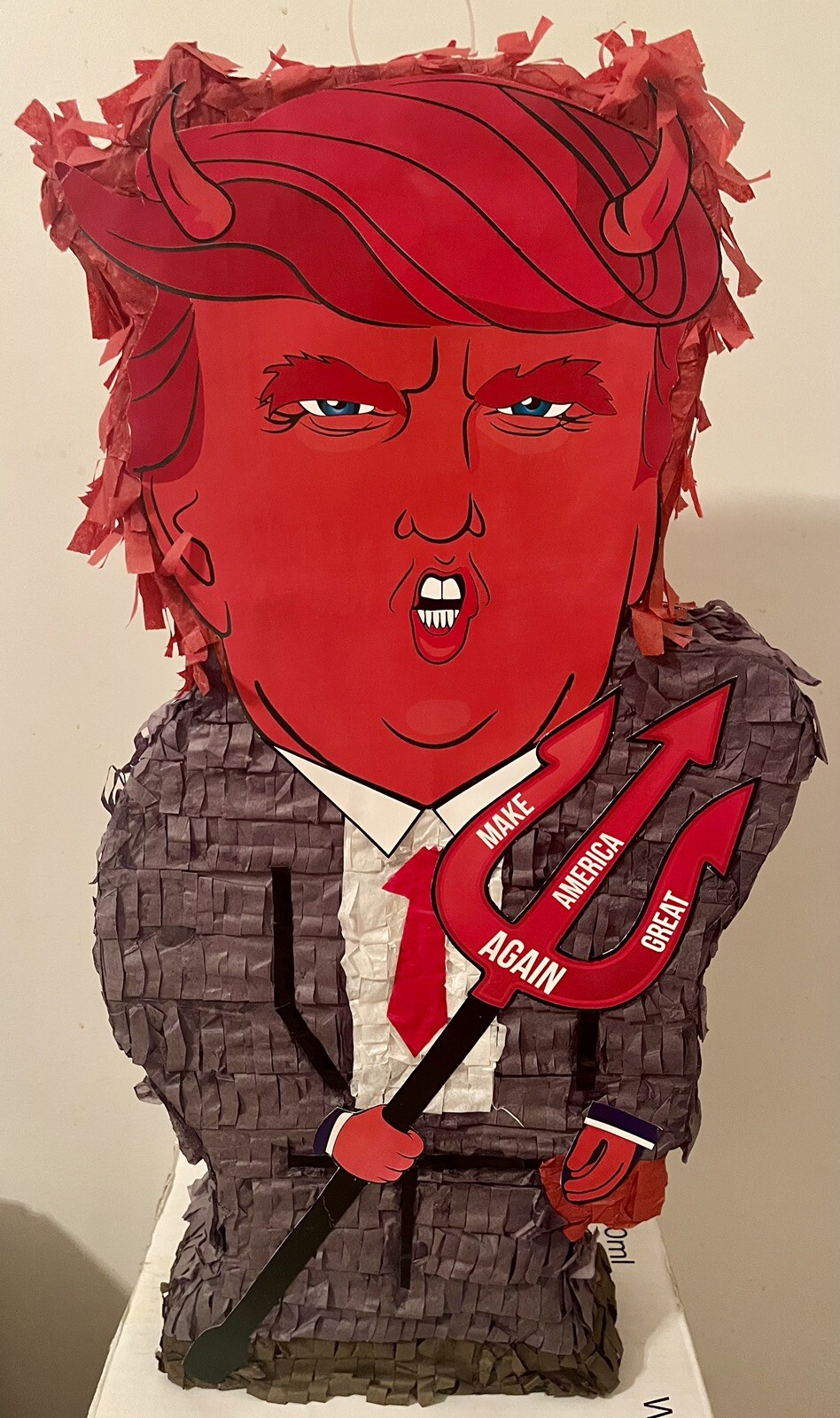 PRESIDENT DONALD TRUMP 2016 DEVIL MAGA PINATA-MAKE AMERICA GREAT AGAIN-RARE ITEM