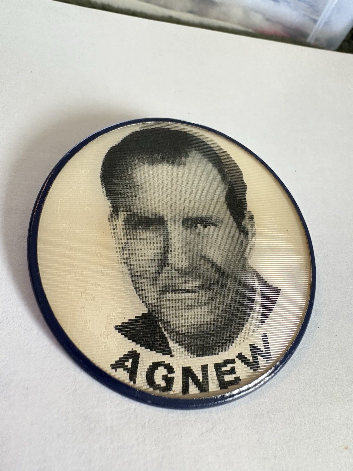 Richard Nixon Political Campaign Pinback Button 1968 2 1/4″ Varivue Flasher
