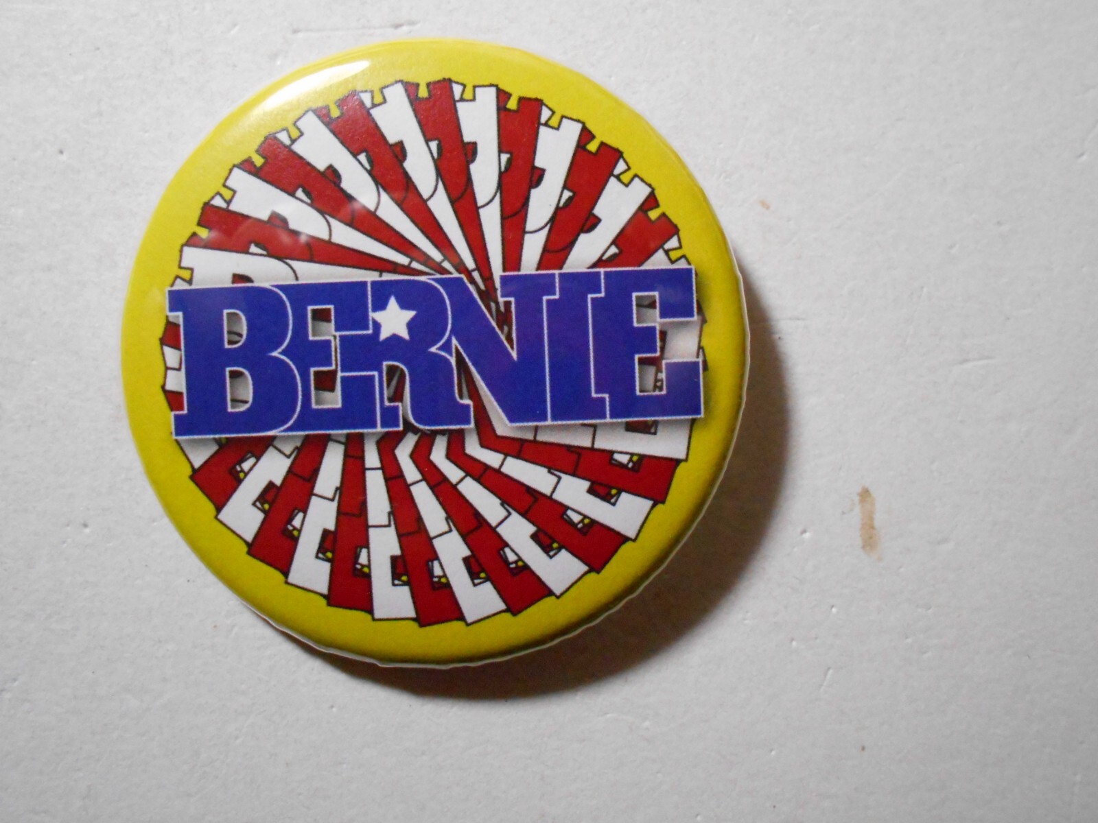 2-1/4″ 2020 Bernie Sanders for President-red and white stripes