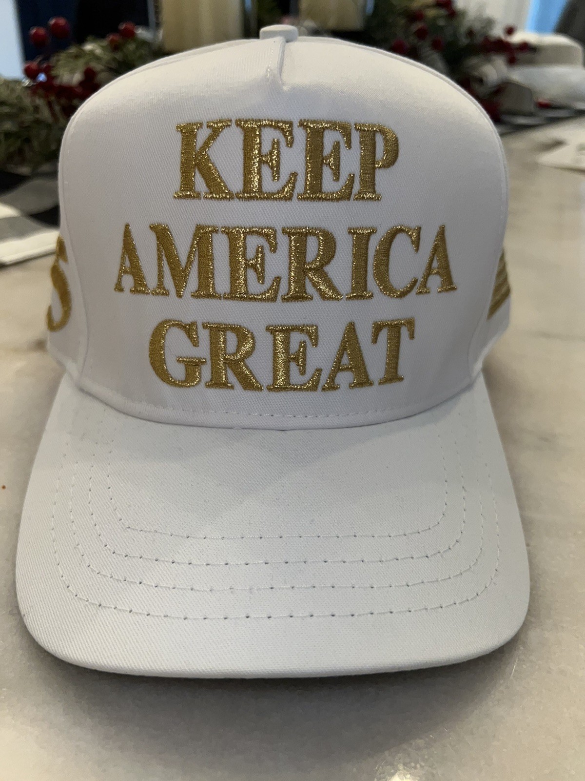 Official Campaign Hat – KAG TRUMP 2020 – White/Gold