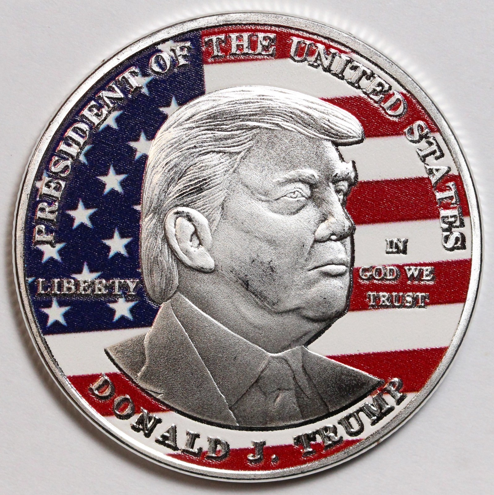 Donald J Trump President of the United States Novelty Medal / Round – Flag / USA