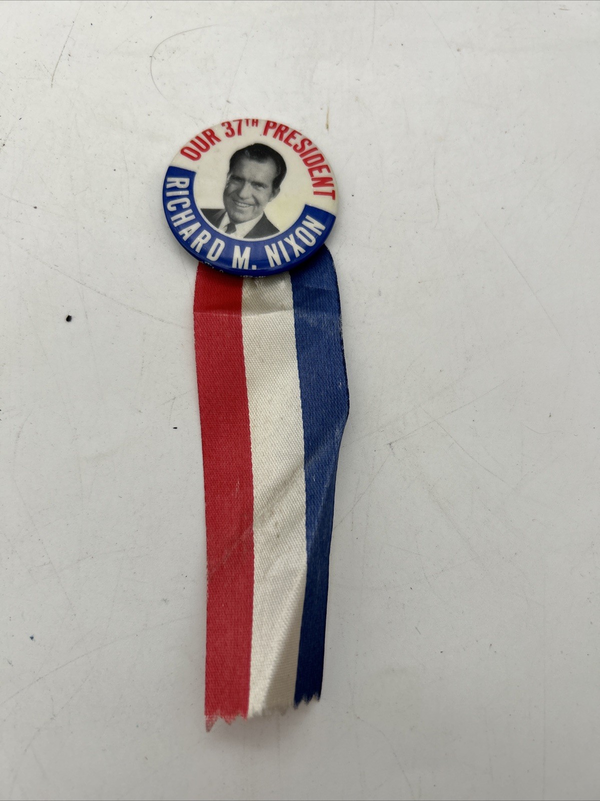 Vintage Richard Nixon presidential campaign button With Ribbon 1968
