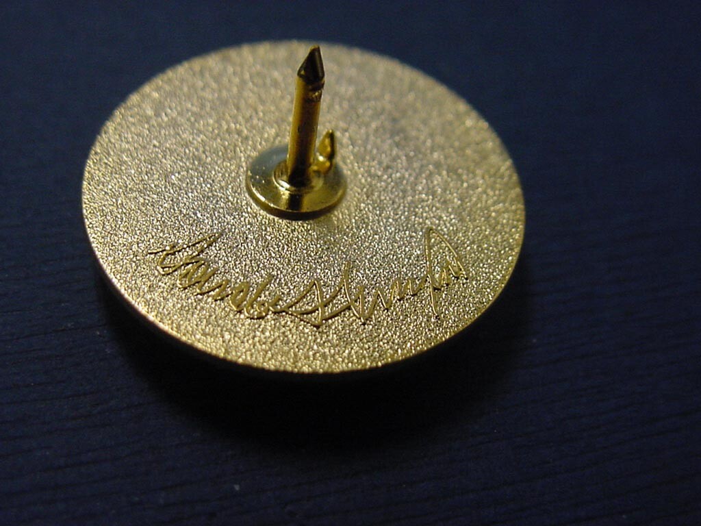 President TRUMP Lapel Pin- Presidential seal Lapel Pin(Gold Color)-Free Shipping