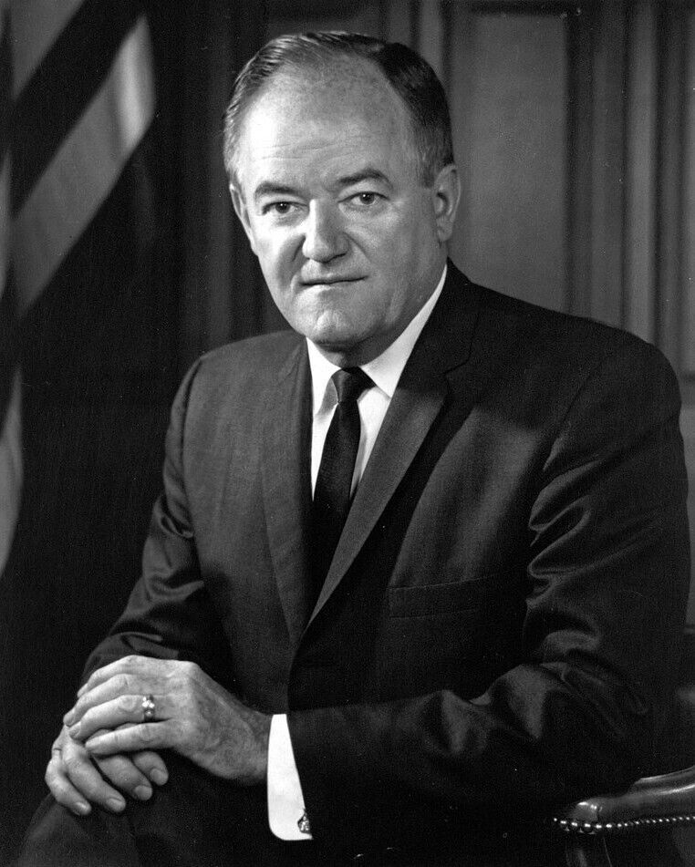 VICE PRESIDENT HUBERT HUMPHREY PORTRAIT OFFICIAL WHITE HOUSE 8X10 PHOTOGRAPH