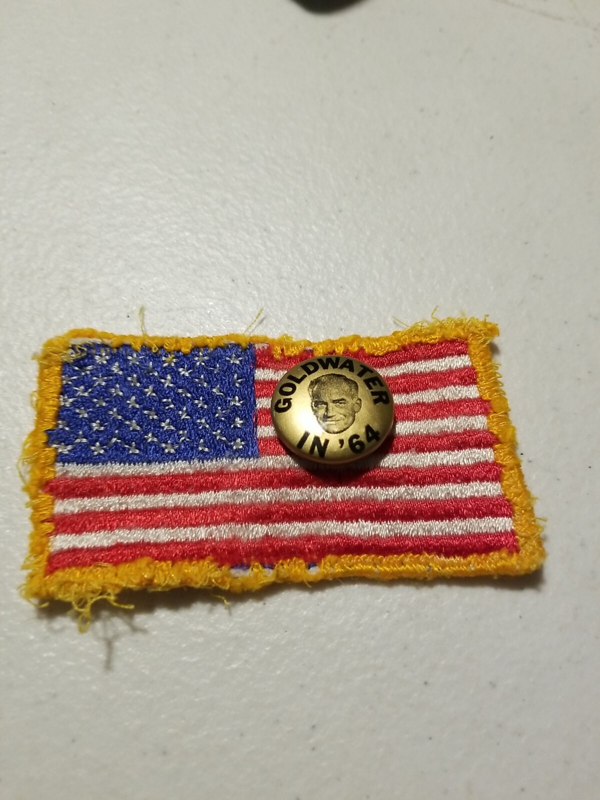 1964 Barry Goldwater ’64 Pinback Pin Button Election Campaign Vote on Flag Patch