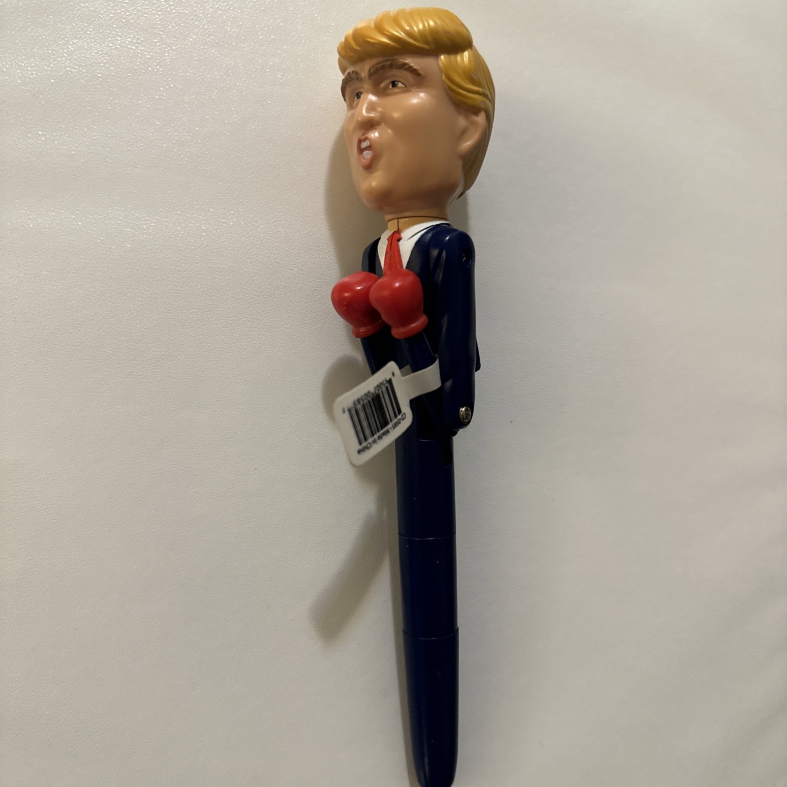 Donald Trump Talking Boxing Pen – Novelty 8 Real Phrases Needs New Battery