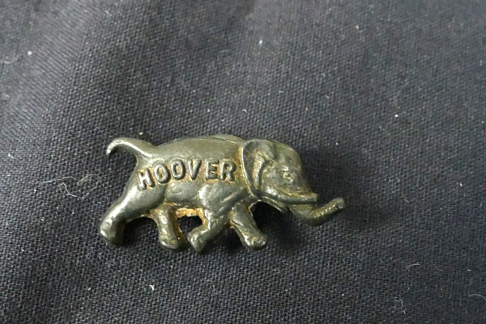 1928 Herbert Hoover Running Elephant GOP Presidential Campaign Collar Button