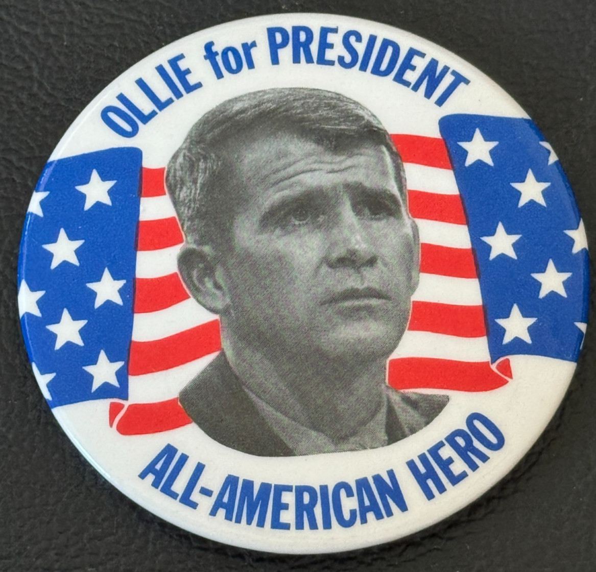 Vintage 1987 OLIVER NORTH “Ollie For President” All-American Hero Pinback Button