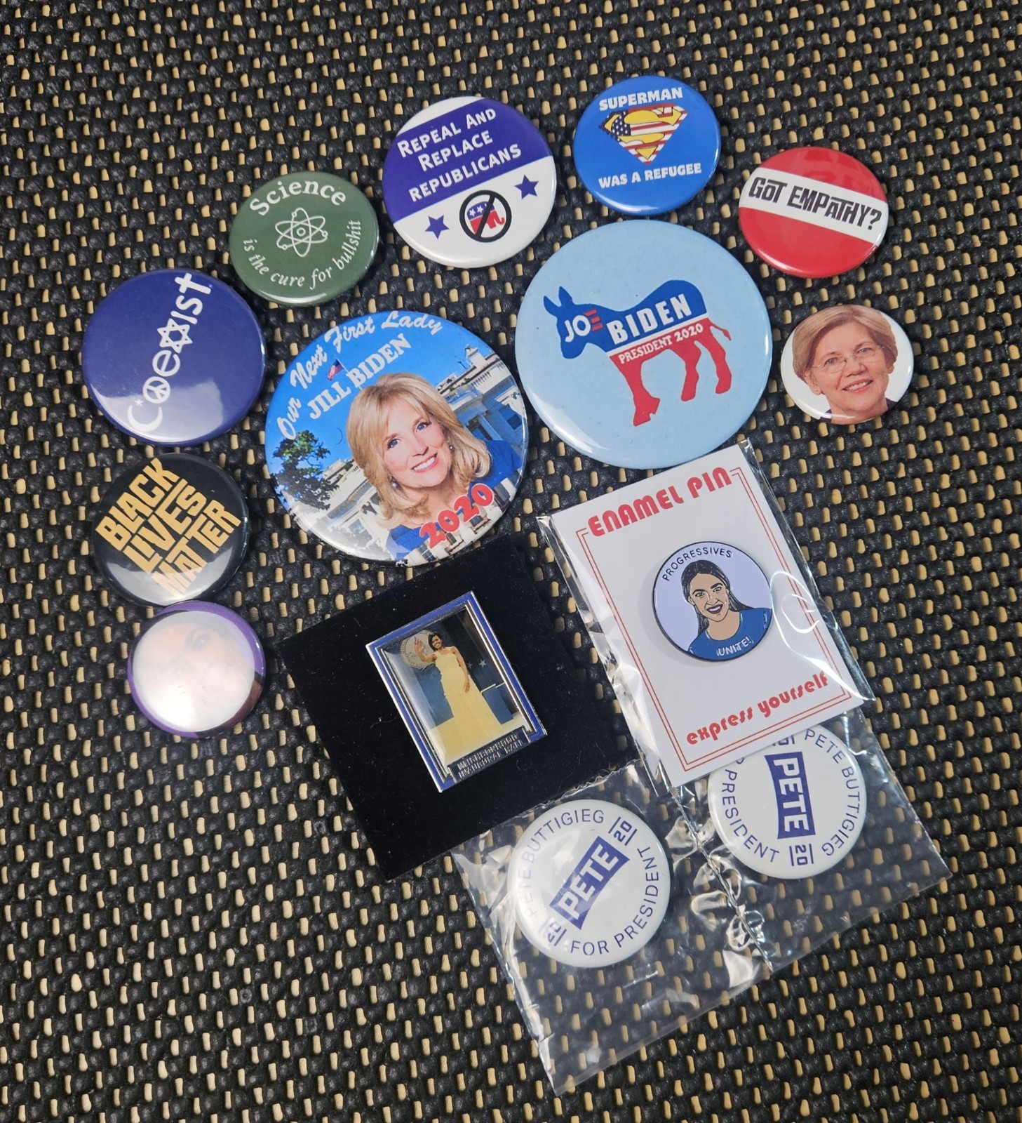 Lot of 14 2020 Campaign Buttons Pins Michelle Obama Biden Warren Buttigieg AOC