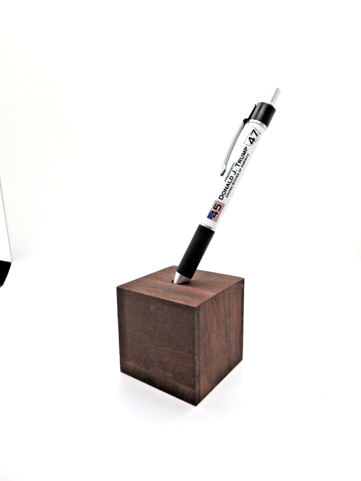 ✨ 3 FOR $15 Donald J. Trump Presidential Collector’s Pen ✨ 45 / 47